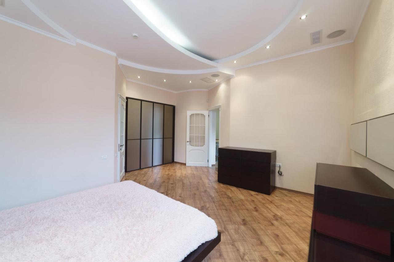 Katerynyska 2 Level Apartment With Sauna Odessa Zewnętrze zdjęcie